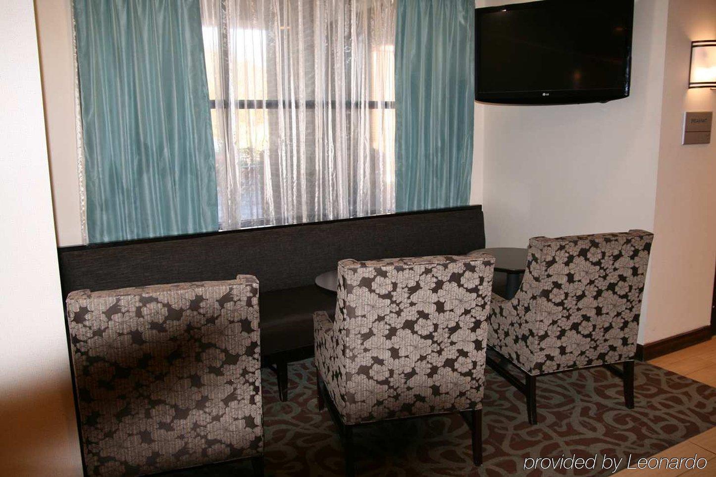 Hampton I-65/lakeshore Drive Hotel